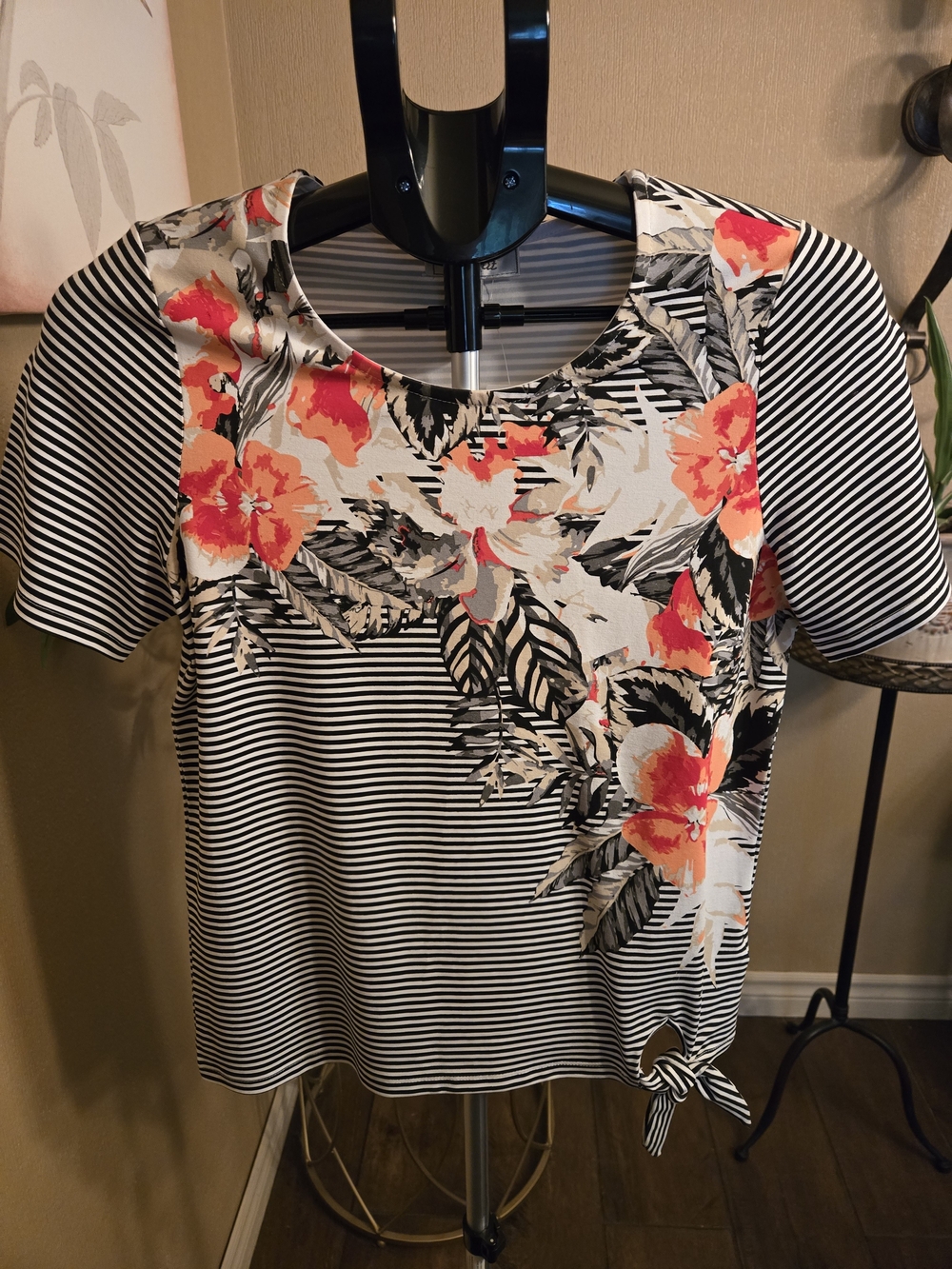 NWT Les Collections Mat Striped Floral Short-Sleeve Top